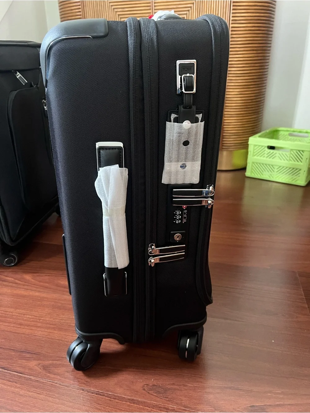 NWT Tumi Black Arrive Spinner Carry-On